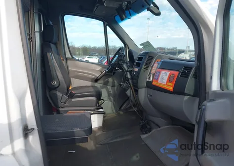 2012 Mercedes-Benz Sprinter 2500 High Roof z USA, uszkodzony, nr VIN WD3PE8CB3C5688427